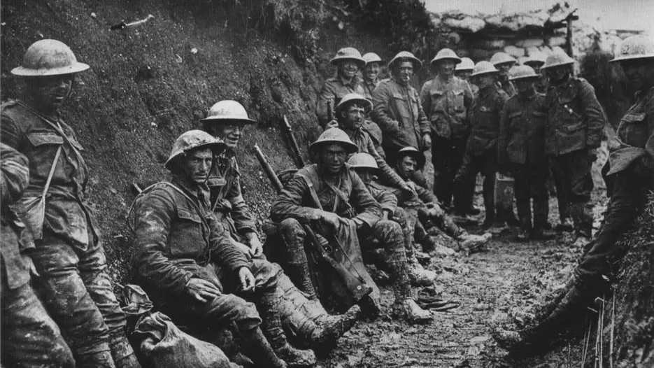 Royal_Irish_Rifles_ration_party_Somme_July_1916.jpg