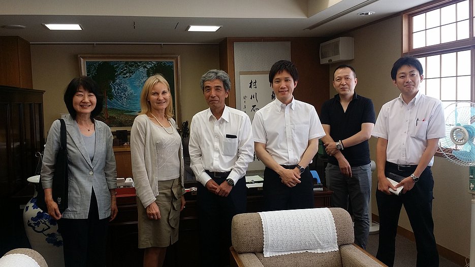 (from left) Prof. Dr. Yuri Ishii from the Department of Education for International Understanding at Yamaguchi University and Prof. Dr. Klaudia Schultheis met at the Japanese partner university of the project. (Photo: Schultheis)