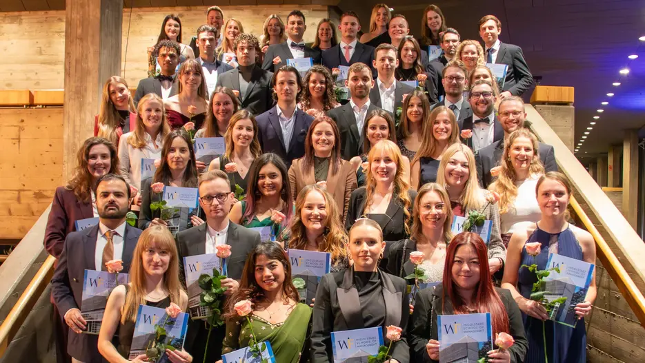 Die Master-Absolventinnen und -Absolventen der WFI 2025.
