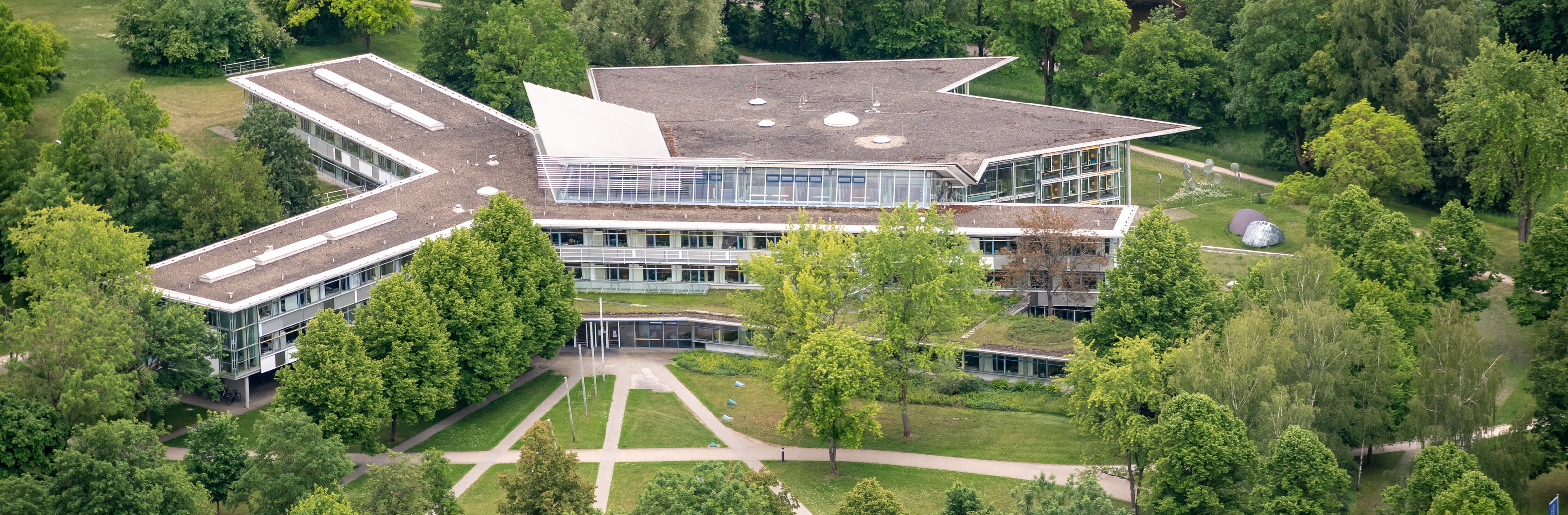 Universitätsbibliothek: Luftaufnahme der Zentralbibliothek