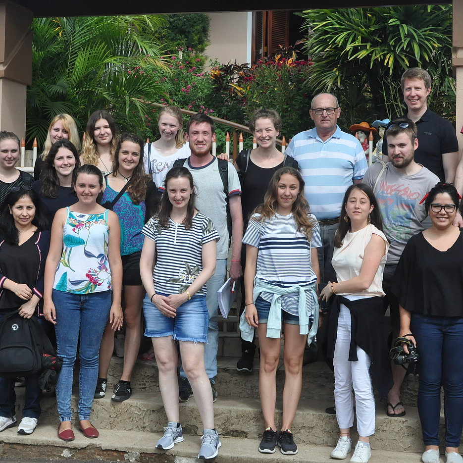 Students of the Catholic University of Eichstätt-Ingolstadt together with Prof. Dr. Sebastian Kürschner (back row, second from right) on their study trip to the Brazilian state Rio Grande do Sul.
