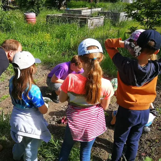 [Translate to English:] Kinder im Kapuzinergarten