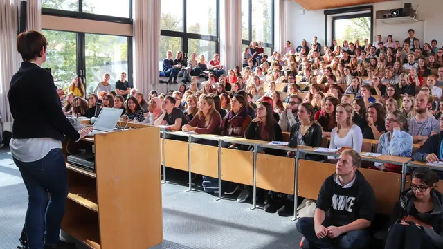 [Translate to Englisch:] Lehre