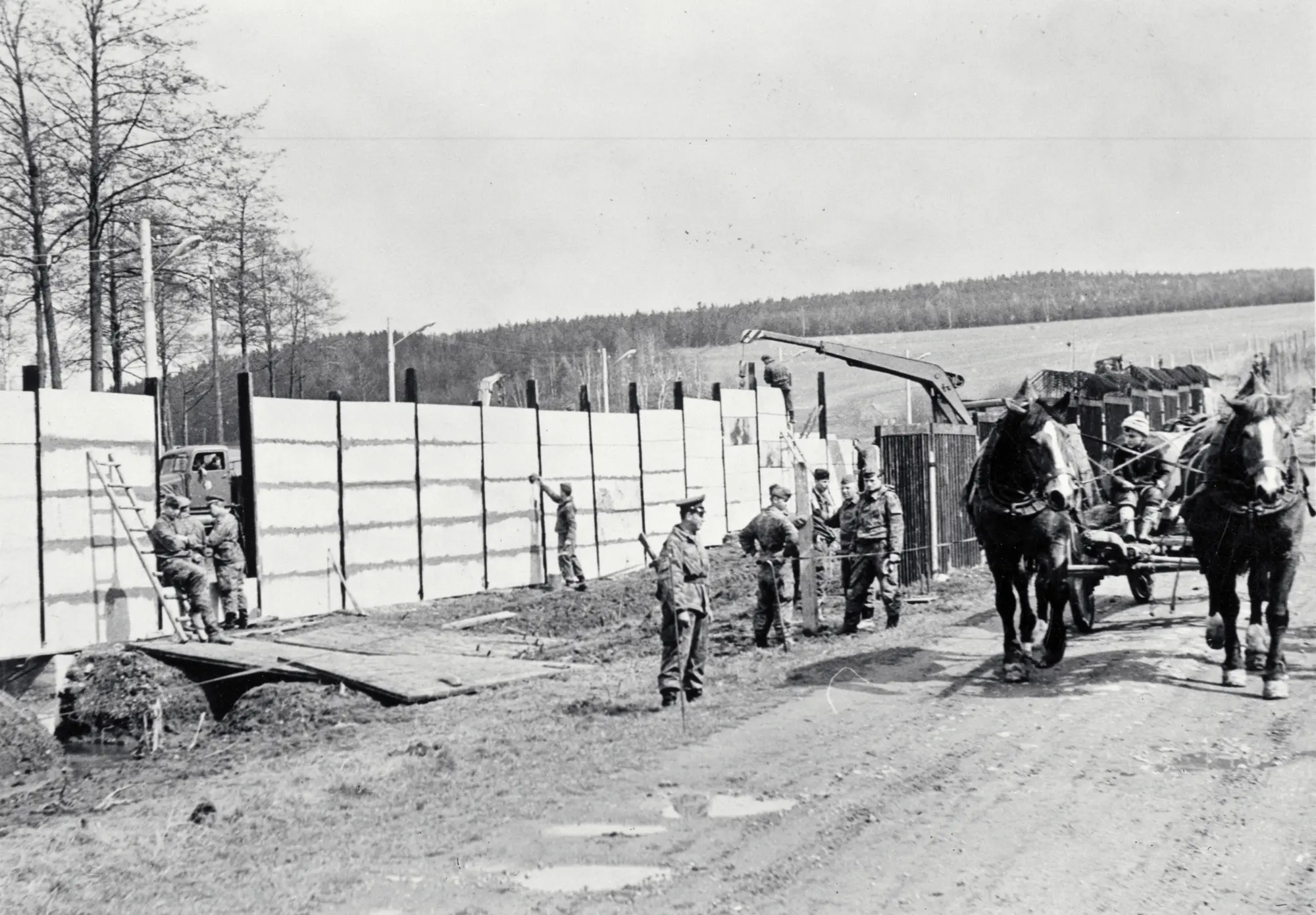 Bau der 700 m langen Betonsperrmauer in Mödlareuth, 1966 Museum Mödlareuth | Foto: Bundesgrenzschutz Bayreuth