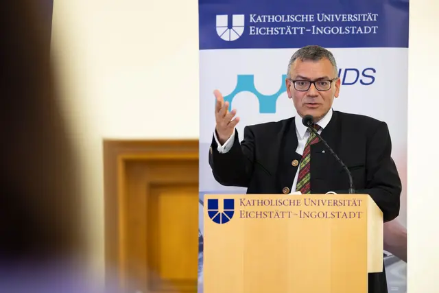 Staatsminister Dr. Florian Herrmann