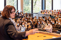 KU-Präsidentin Gabriele Gien bei der Erstsemesterbegrüßung