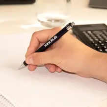 Hand mit Stift