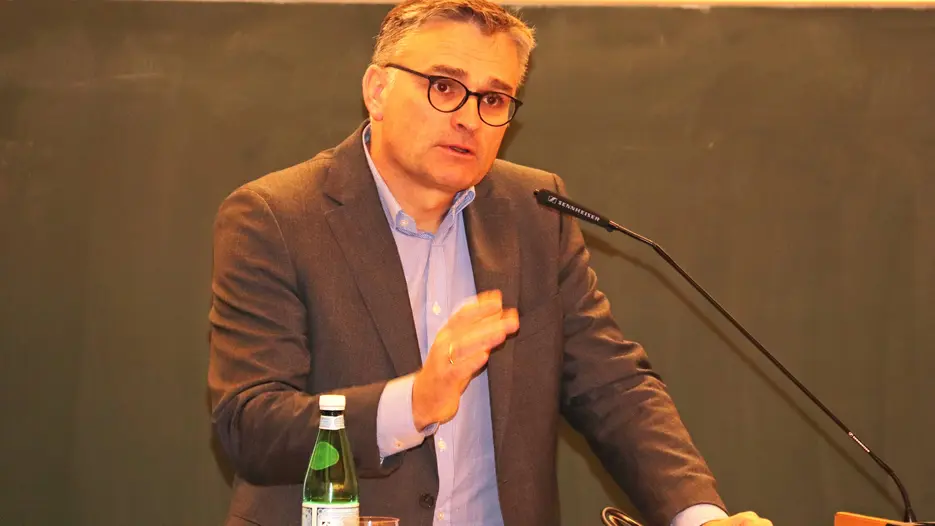 Dem Vortrag von Stefan Kornelius (Leiter des Ressorts Außenpolitik bei der Süddeutschen Zeitung) schloss sich eine Podiumsdiskussion mit Wissenschaftlern der KU an.