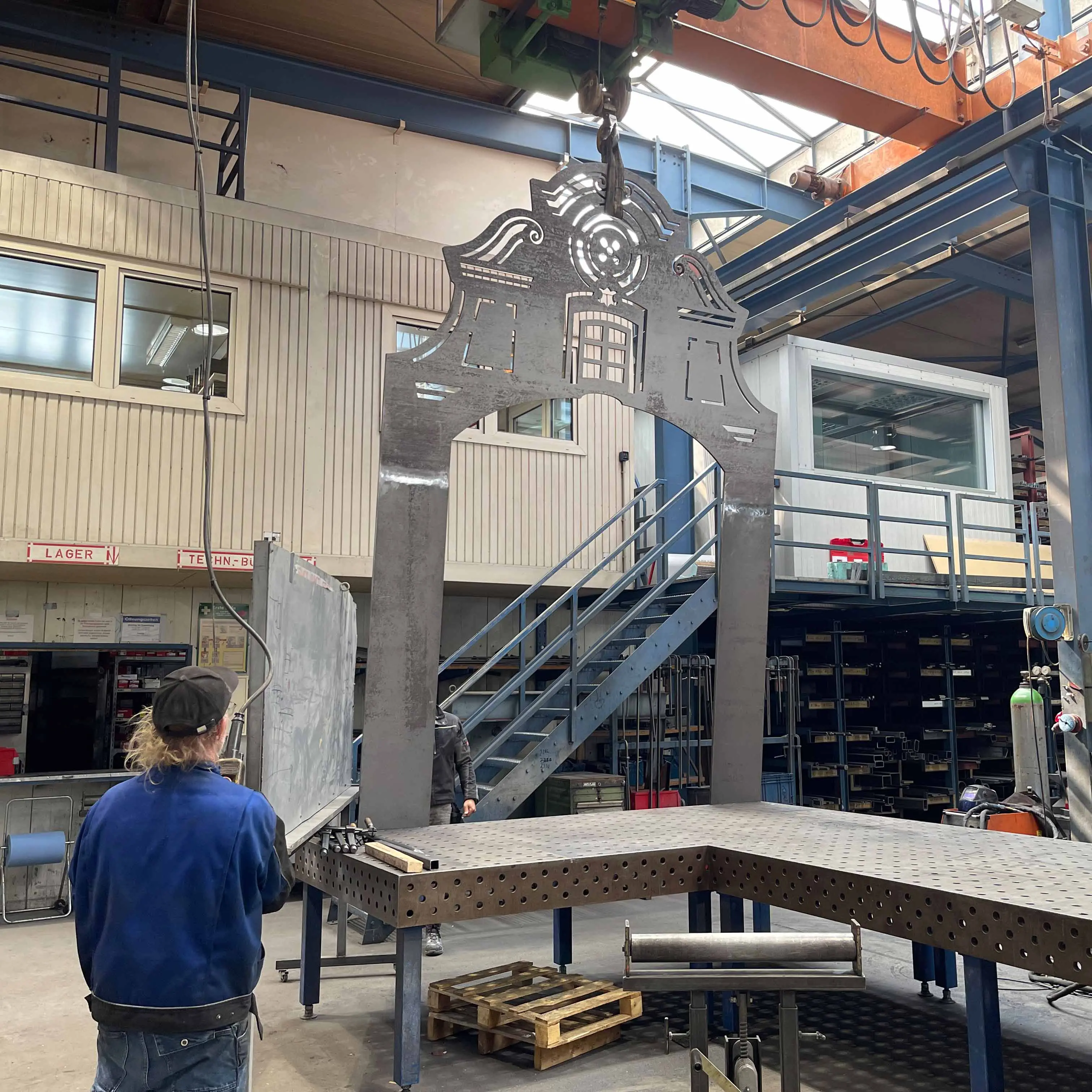 Anfertigen_des_Kunstwerks_Tor_Metallbau_Boehm_10_Kopie.jpg