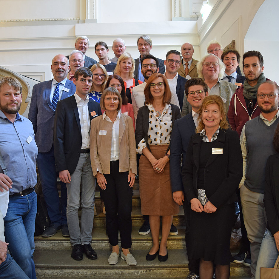 Die Teilnehmerinnen und Teilnehmer der internationalen Tagung zur Tabula Peutingeriana in der Wiener Nationalbibliothek. (Foto: Bernhard Hübner)