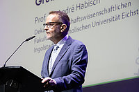 Dekan Prof. Dr. André Habisch.