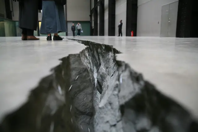 Doris Salcedo - Shibboleth
