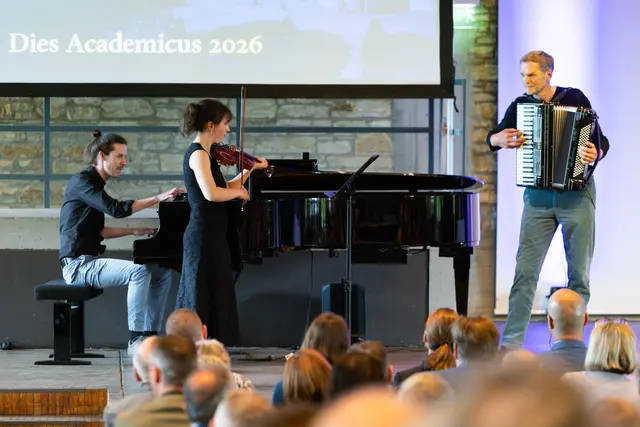 Prof. Eberhard, Stella Netzer und Philipp Wei&szlig;