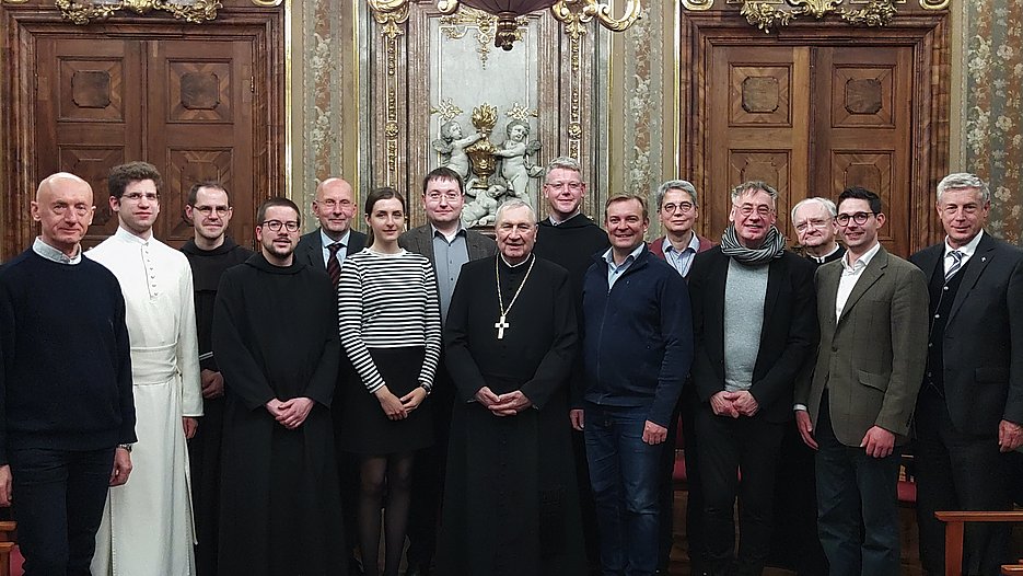 Gruppenfoto der DFG-Tagung zu männlichen Ordensgemeinschaften in Klosterneuburg.