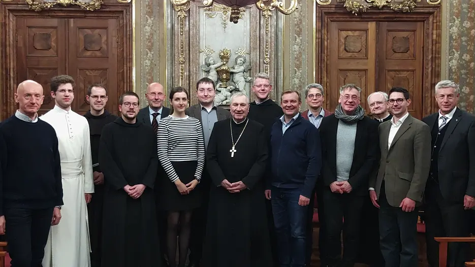 Gruppenfoto der DFG-Tagung zu männlichen Ordensgemeinschaften in Klosterneuburg.