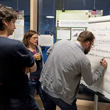 Gemeinsam einen Beitrag fürs Ehrenamt leisten: Vertreter verschiedener Vereine, Einrichtungen und Initiativen aus Eichstätt und der Region erar-beiteten bei einem Planungstreffen im KU.impact-Büro, wie sich die erste Eichstätter Ehrenamtsmesse attraktiv gestalten lässt. Aussteller können sich noch bis 30. April anmelden. (Foto: Maria Bartholomäus/upd)