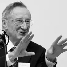 Der Theologe Peter H&uuml;nermann ist am 21.12.2025 im Alter von 96 Jahren verstorben. 