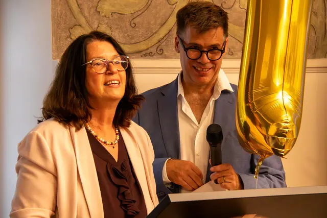 KU-Präsidentin Prof. Dr. Gabriele Gien und MIDS-Sprecher Prof. Dr. Götz Pfander bei ihrer Festansprache. 