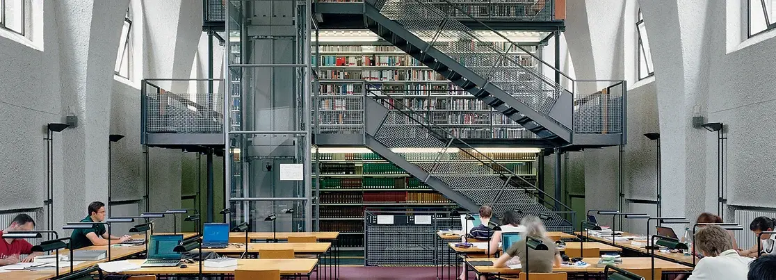Universitätsbibliothek: Wirtschaftswissenschaftliche Zweigbibliothek Ingolstadt: Lesesaal  