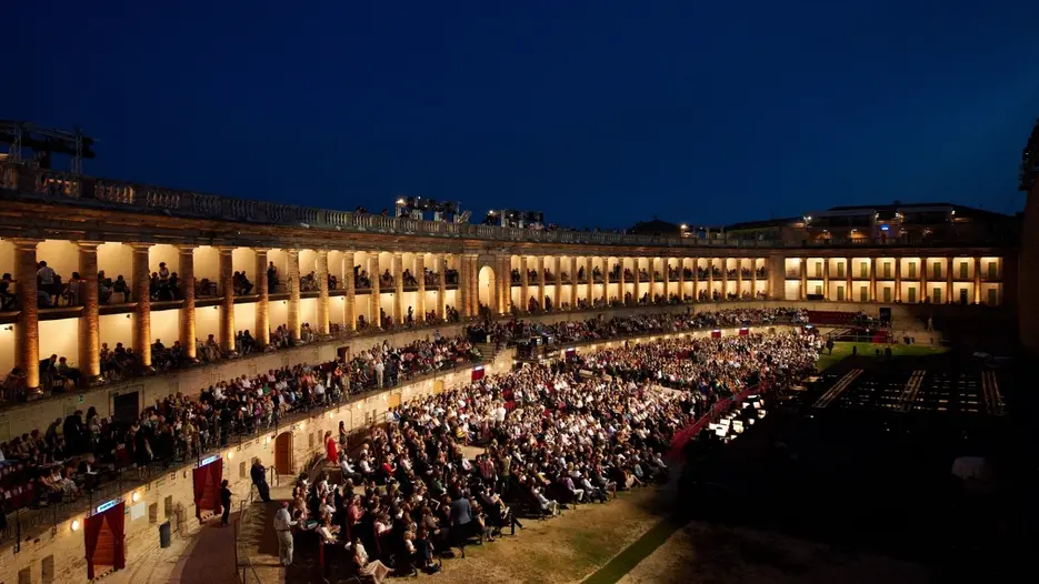 Das Sferisterio in Macerata, eines der beeindruckendsten Open-Air-Theater in Italien