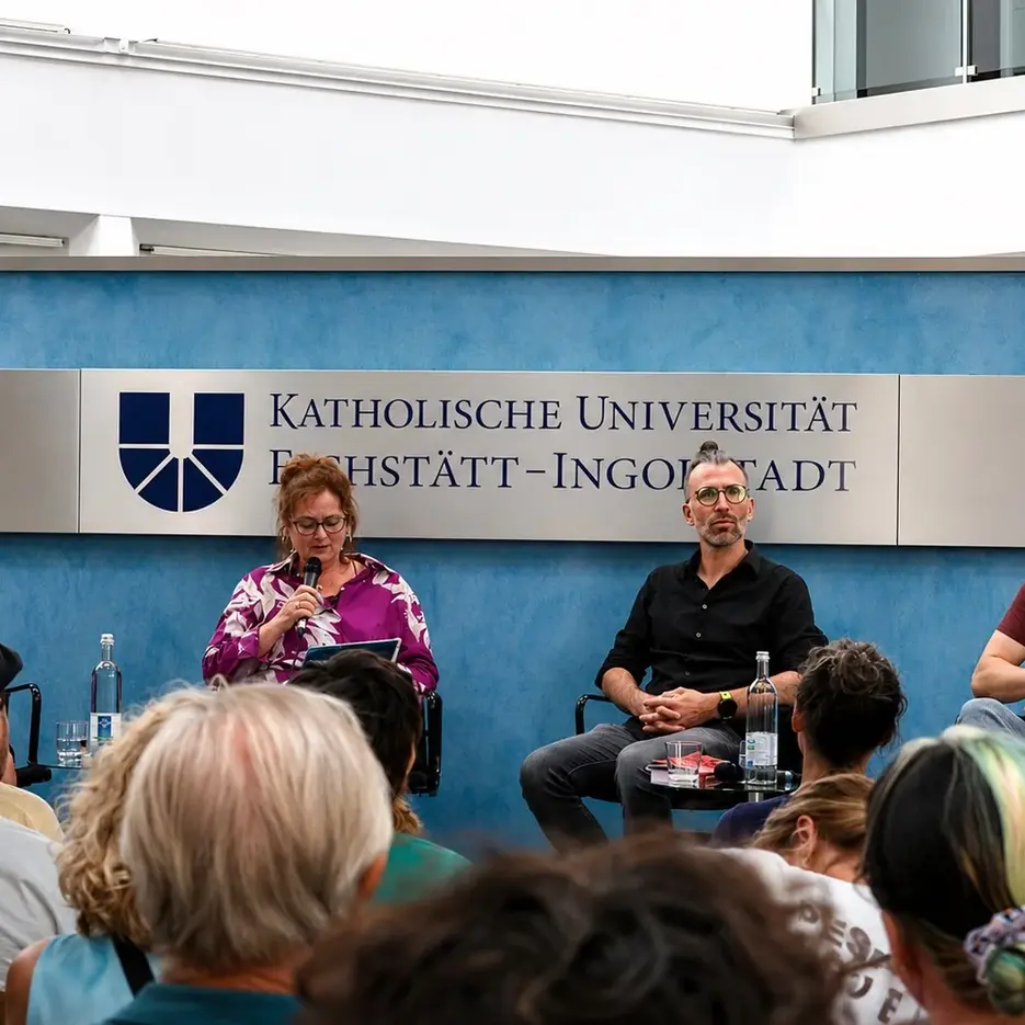 ZFM laedt ein