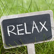 Buchstaben "RELAX"