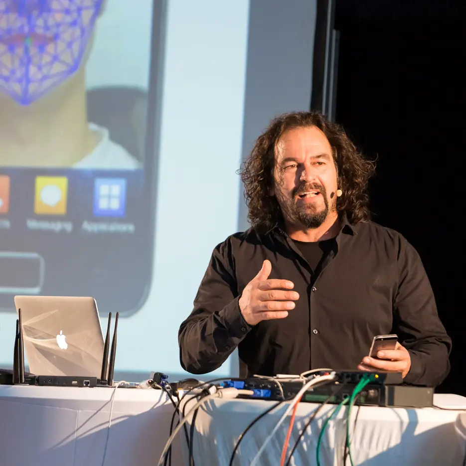 Wie leicht sich Smartphones und Laptops hacken lassen, führte der IT-Spezialist Erwin Markowsky vor.