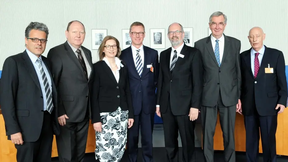 Round_Table_Tourismuswissenschaft__Foto_Deutscher_Bundestag_Lichtblick_Achim_Melde___.jpg