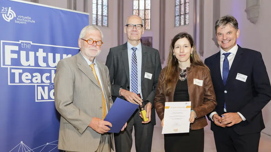 Preisverleihung beim Festakt zur 25-Jahrfeier der vhb