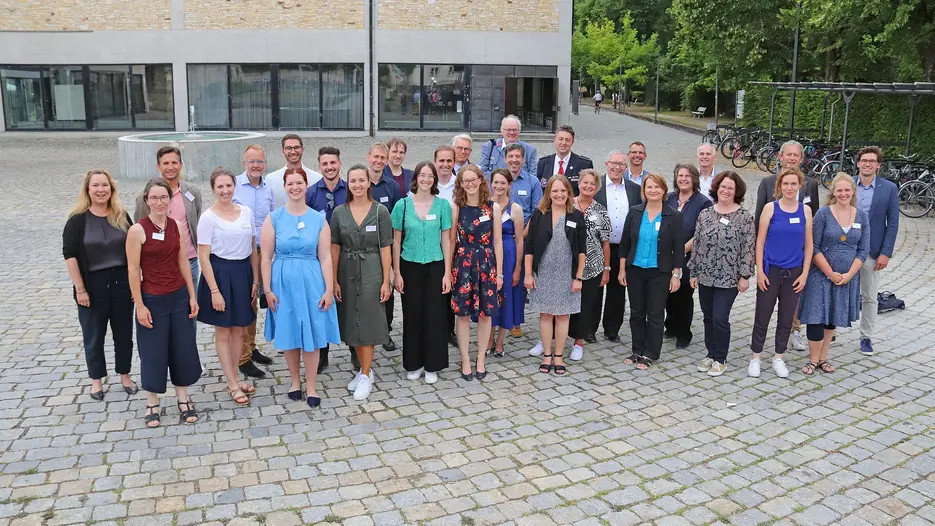 Die Partnerinnen und Partner der zehn Innovationsprojekte. 
