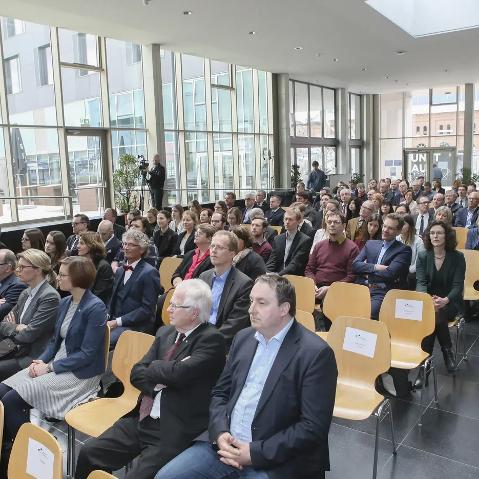 Mensch_in_Bewegung__4_.jpg