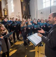 Der Universitätschor der Katholischen Universität Eichstätt-Ingolstadt bei Aufnahmen für ein CD-Projekt vor der Pandemie.