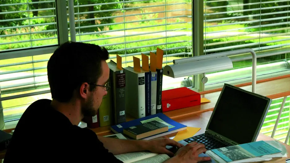 Bibliothek2_cmyk300.jpg