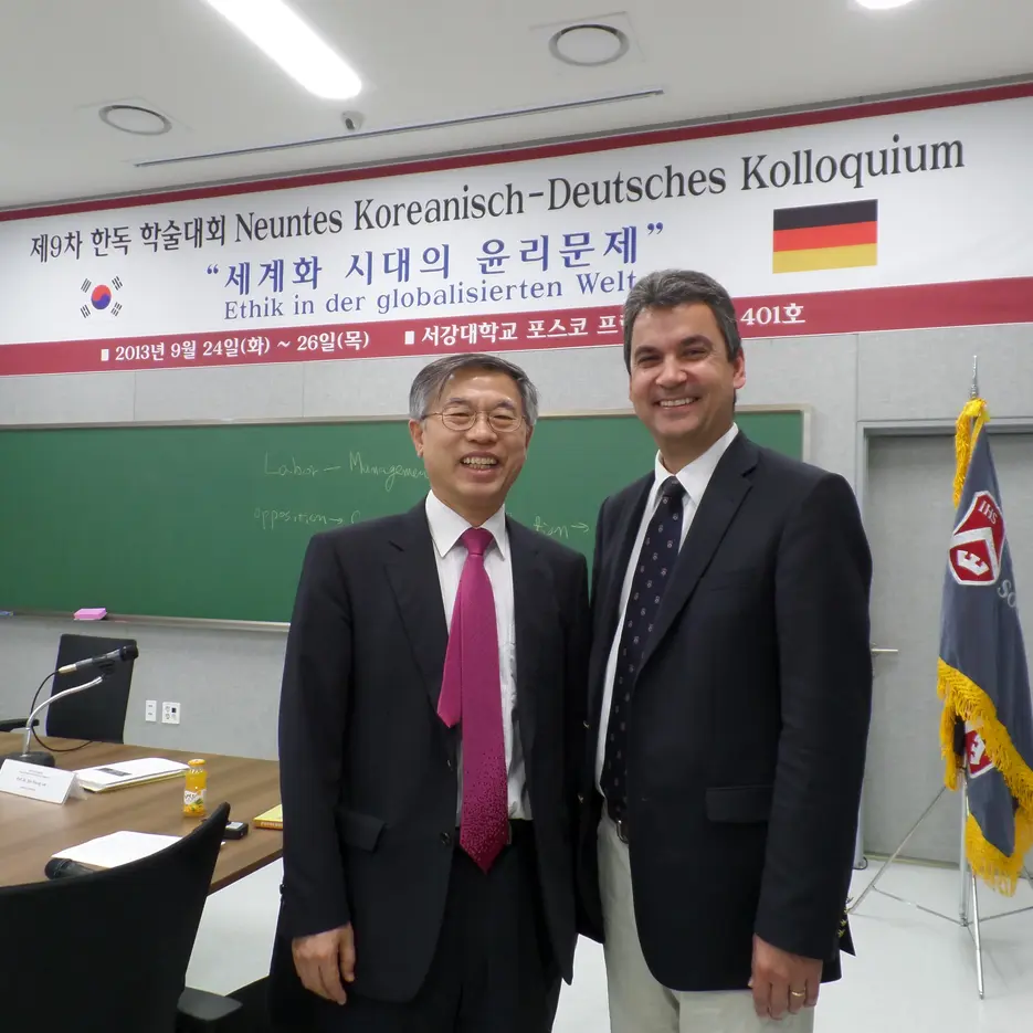 Prof_Kyu_Young_Lee_und_Prof._Klaus_Stuewe.JPG