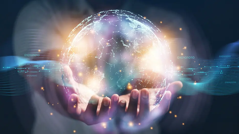 Symbolbild Innovation: Hände halten durchsichtigen Globus