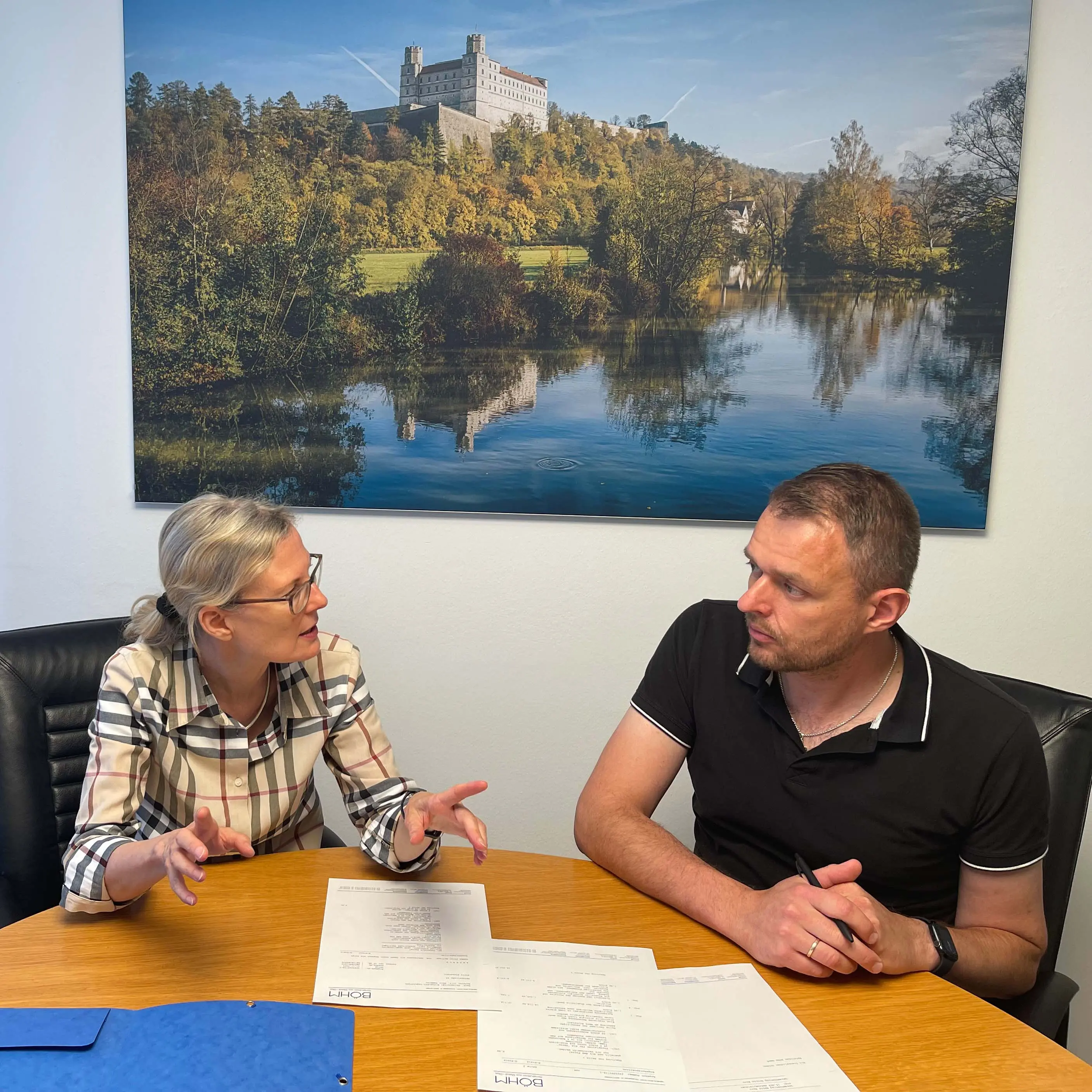 Besprechung_mit_Geschaeftsfuehrer_Daniel_Wittmann_1.jpg