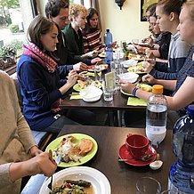 Studierende im Café mittendrin in Gunzenhausen