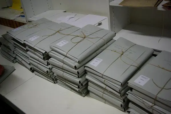verpackte Aktenstapel