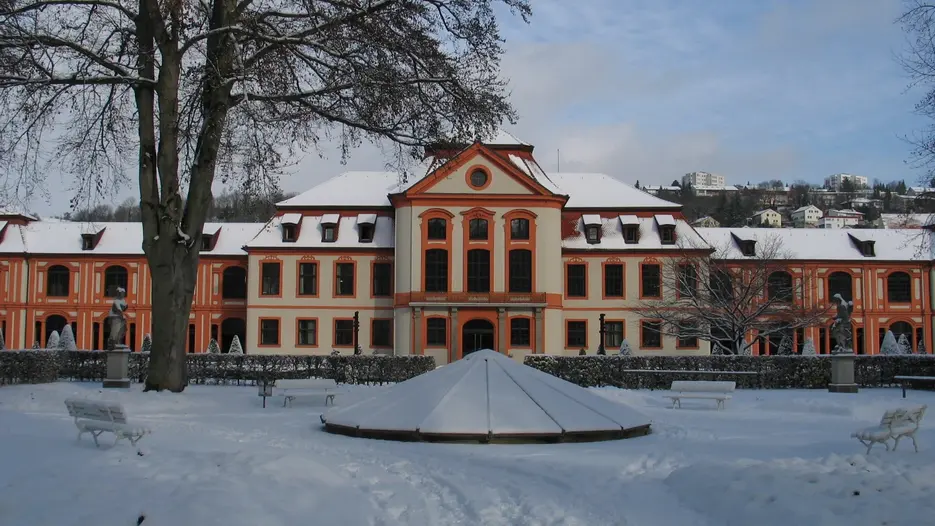 Sommerresidenz_im_Winter003_01.JPG