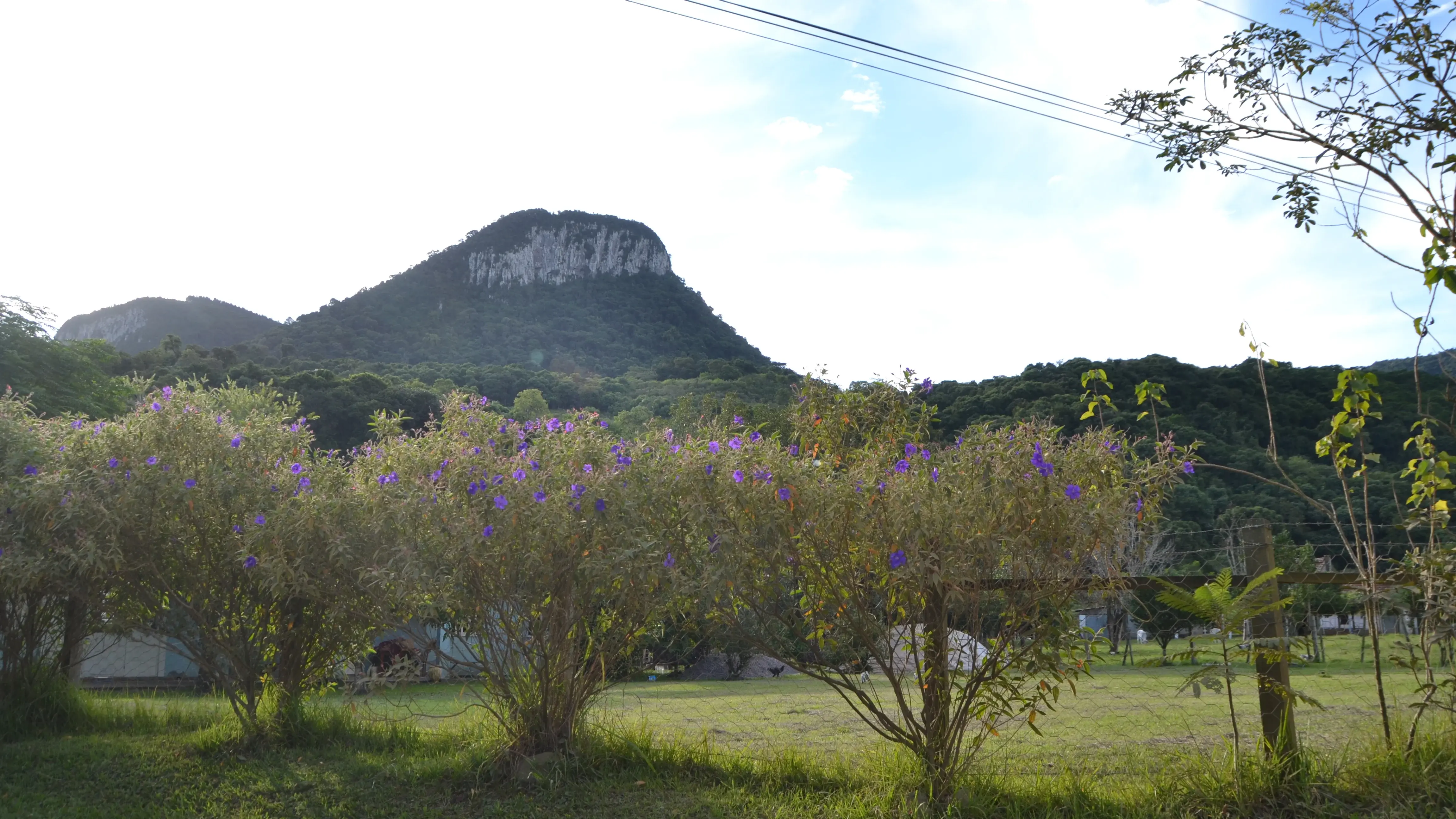 Agudo: Landschaft mit Berg