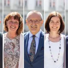 (v.l.) Prof. Dr. Peter Beer, Stiftungsratsvorsitzender der Katholischen Universität Eichstätt-Ingolstadt, KU-Präsidentin Prof. Dr. Gabriele Gien, Stiftungsvorstand Thomas A.H. Schöck, Irene Eckert, Leiterin der Personalabteilung der Stiftungsverwaltung, sowie Kanzler Thomas Kleinert. (Fotos: Klenk/upd)