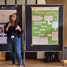 Lea Gelardi bei der Vorstellung ihres Posters