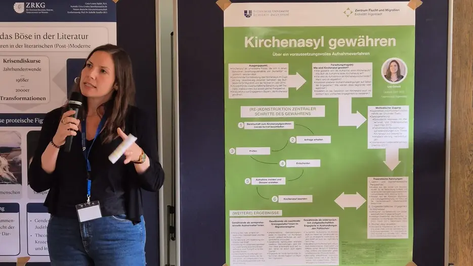 Lea Gelardi bei der Vorstellung ihres Posters