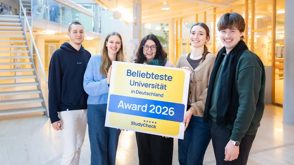 Uni-Pr&auml;sidentin Gabriele Gien und der studentische Konvent