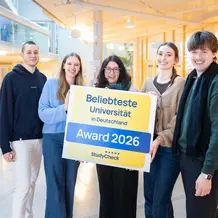 Uni-Pr&auml;sidentin Gabriele Gien und der studentische Konvent