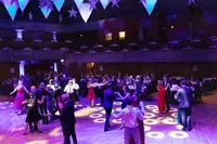 Im Anschluss an die Zeugnisverleihung feierten die Absolventinnen und Absolventen auf dem WInterball ihre Abschlüsse.