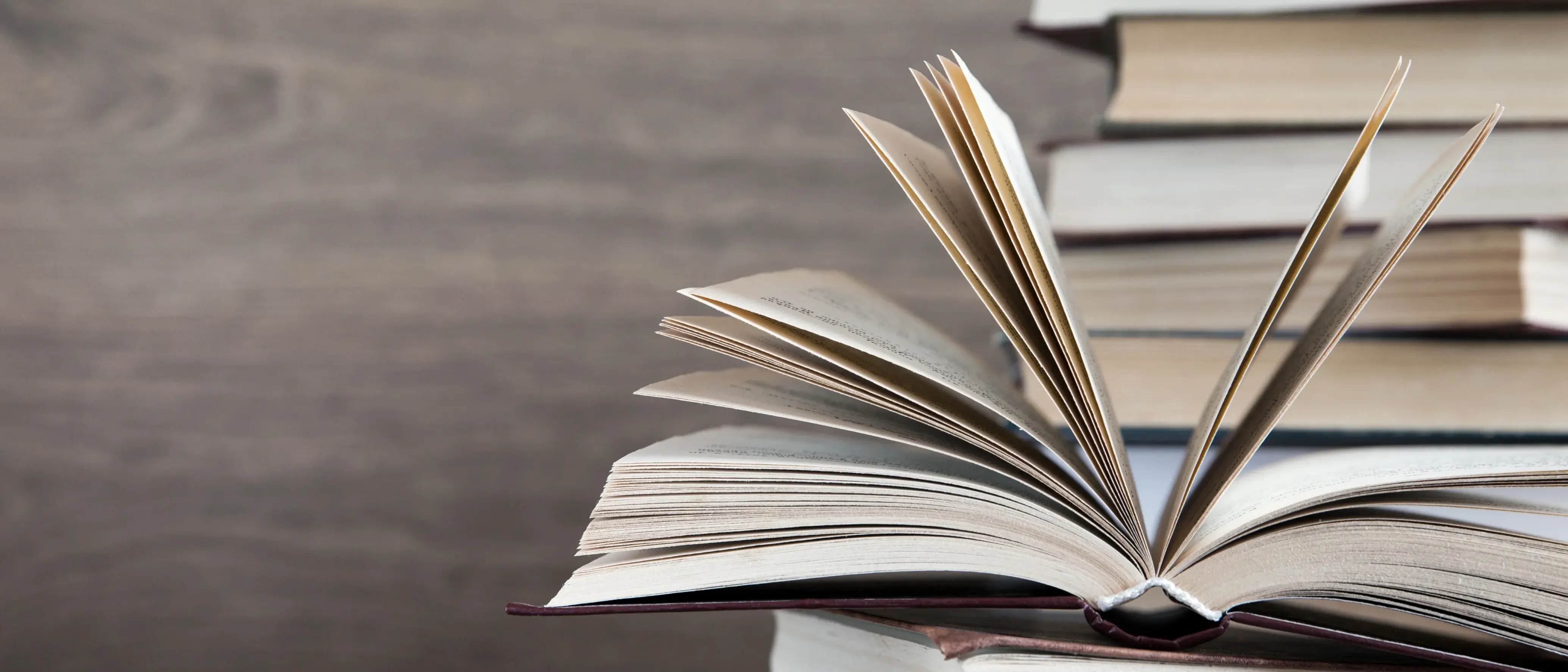 Ein Stapel Bücher