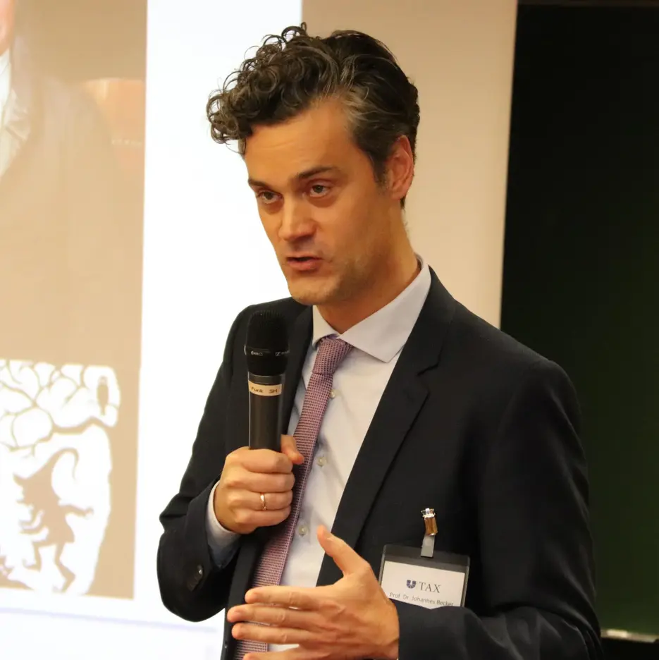 Vortrag_Johannes_Becker_Foto_Schulte_Strathaus__Custom_.JPG