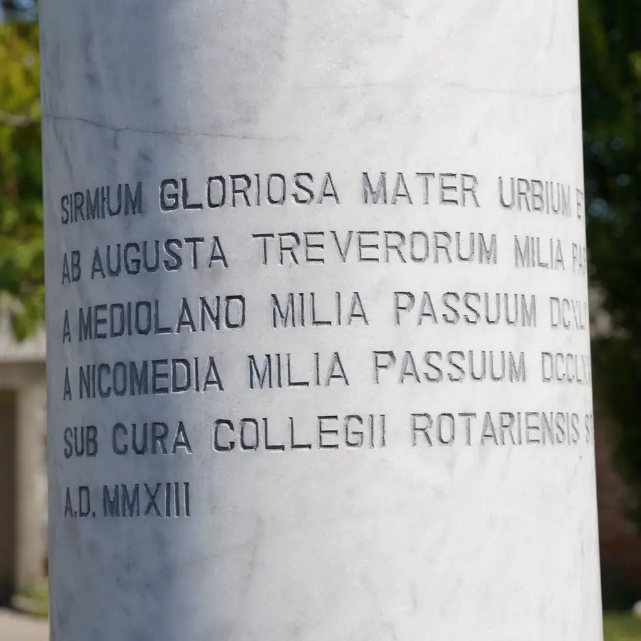 Säule in Sirmium