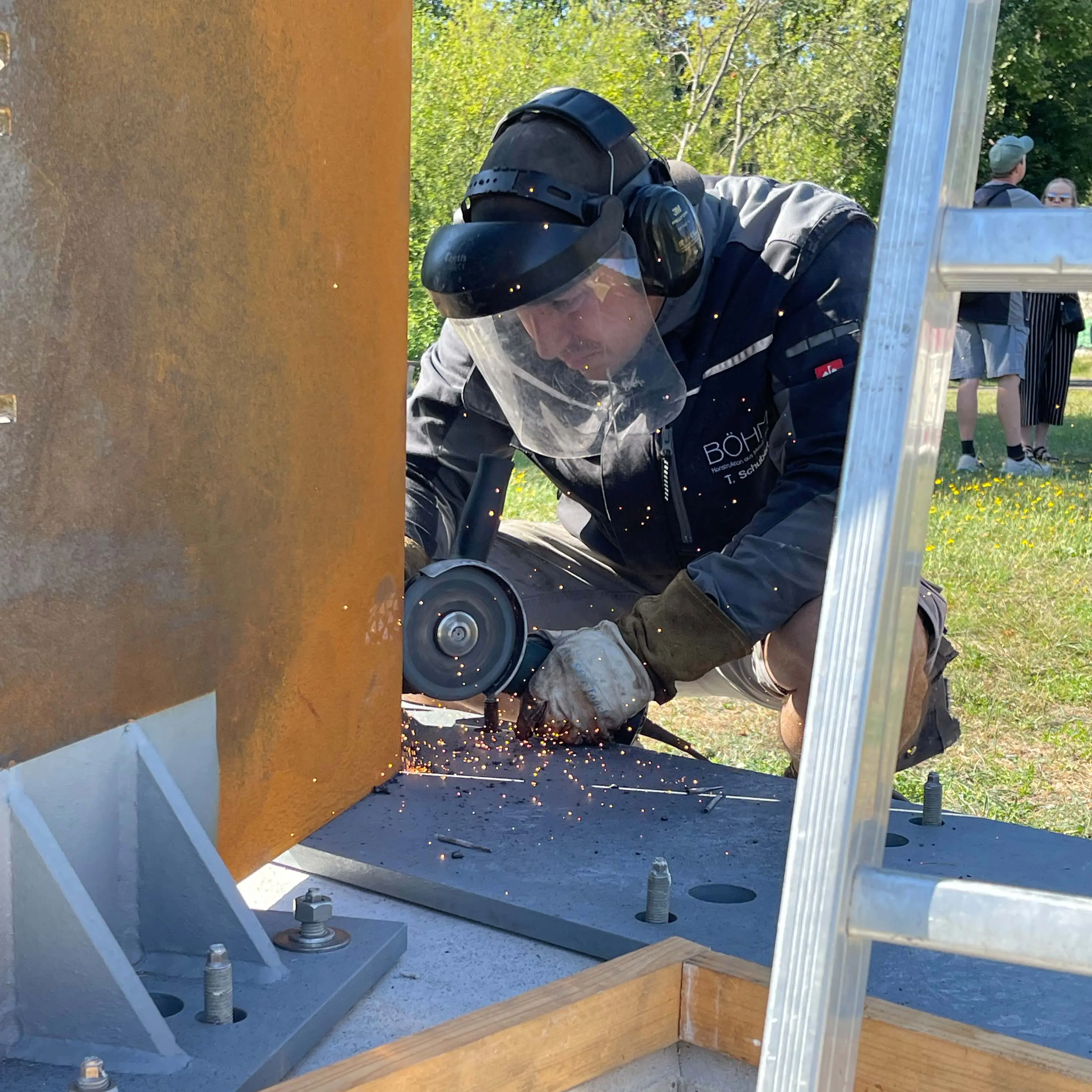 Aufstellung_des_Tors_11.jpg